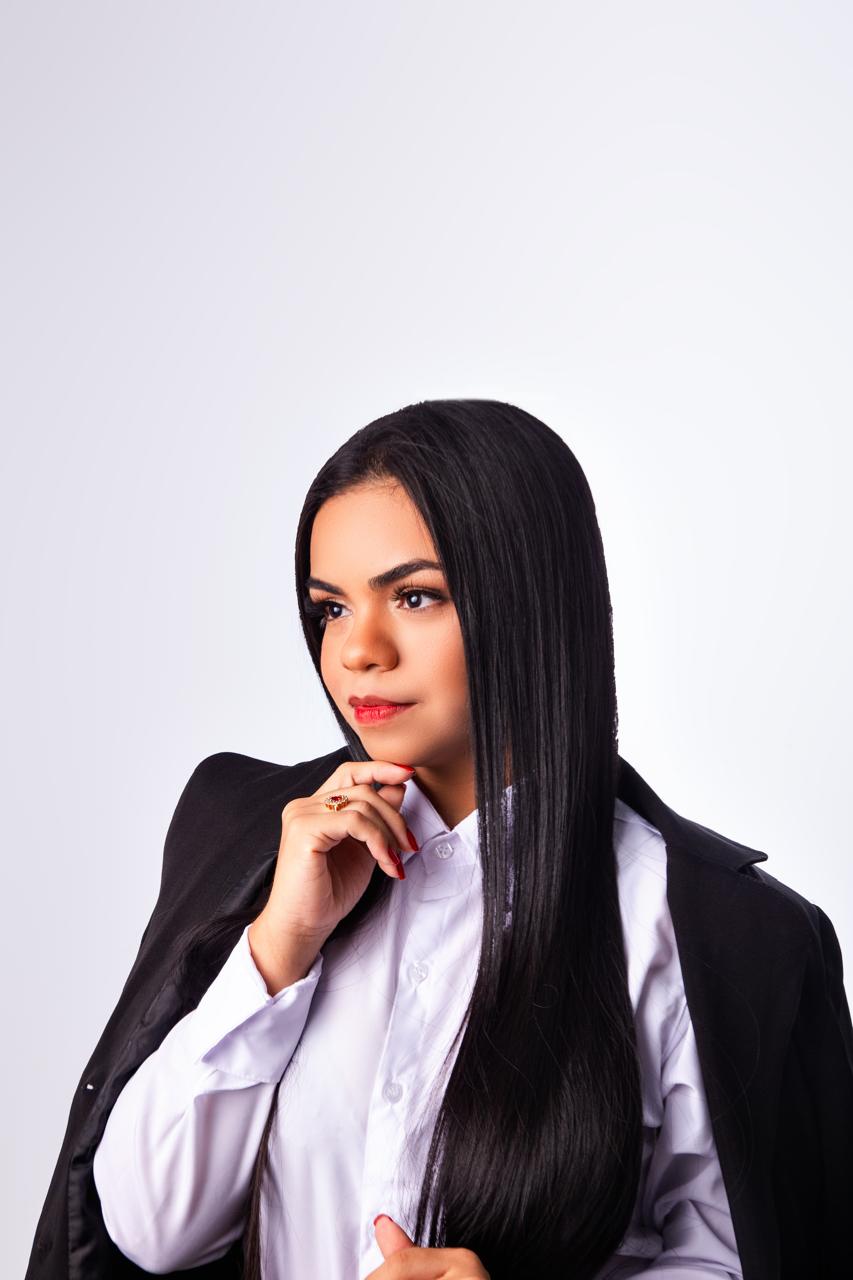 Dra. Cinthya Nascimento — Advogada com atuação nacional